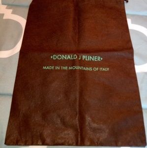 Donald J Pliner dustbag